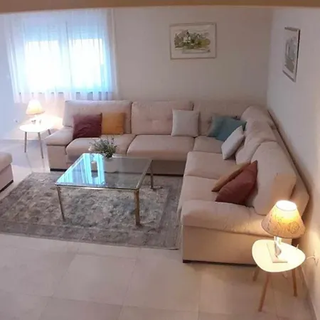 Apartment Valdebek With Pool