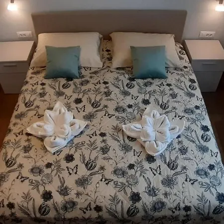 Apartment Valdebek With Pool *