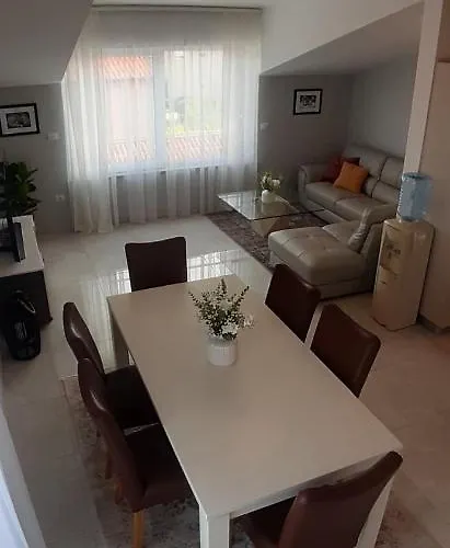 Apartman Valdebek With Pool Póla