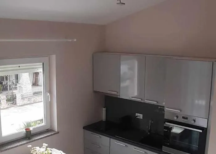 Valdebek With Pool פולה