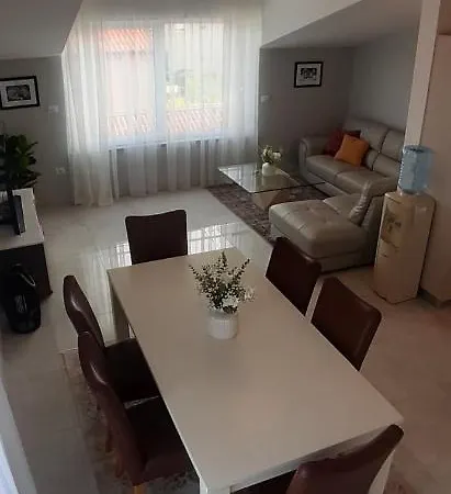 Apartmán Valdebek With Pool Pula