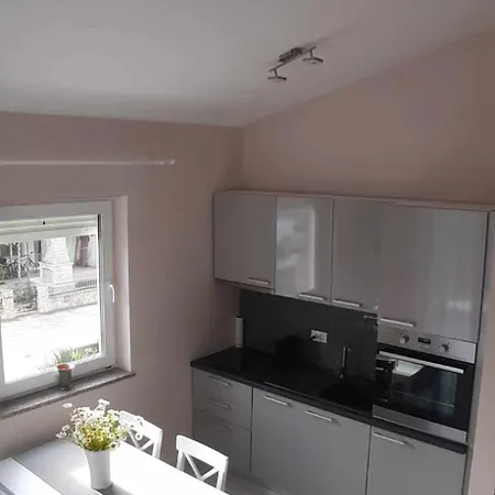 Valdebek With Pool Pula