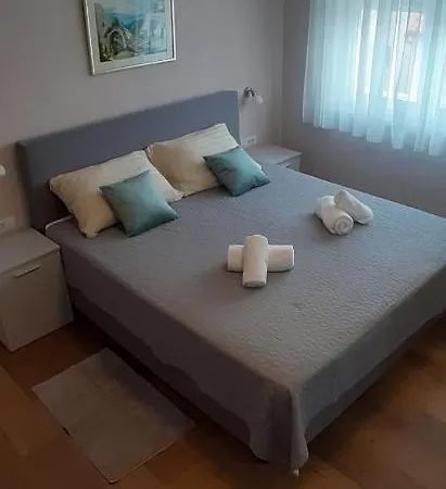 Valdebek With Pool * Pula