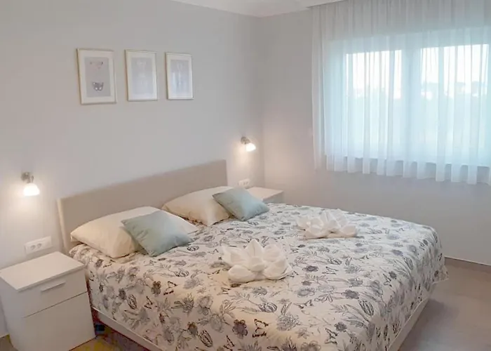 Valdebek With Pool Apartment