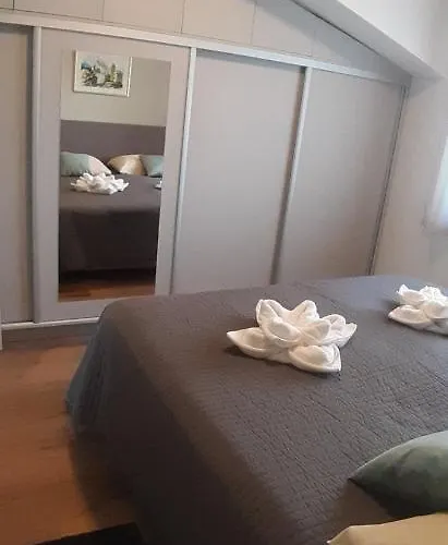 Apartment Valdebek With Pool *