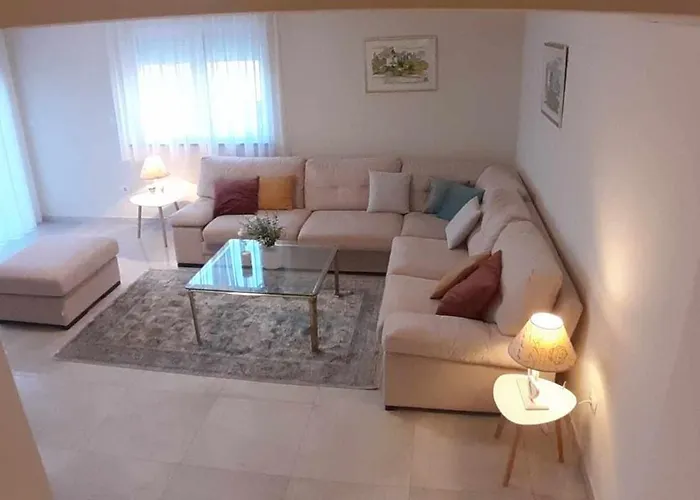 Apartment Valdebek With Pool