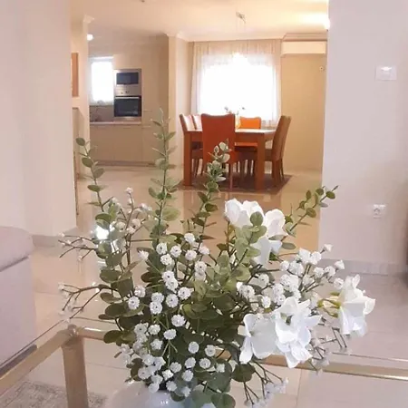 Valdebek With Pool * Pula